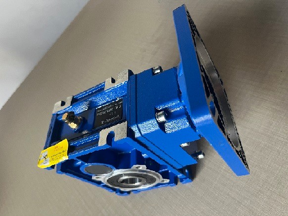 艾思捷技術教您蝸輪蝸桿減速機怎么選一款合適的伺服電機配套？ (2).jpg